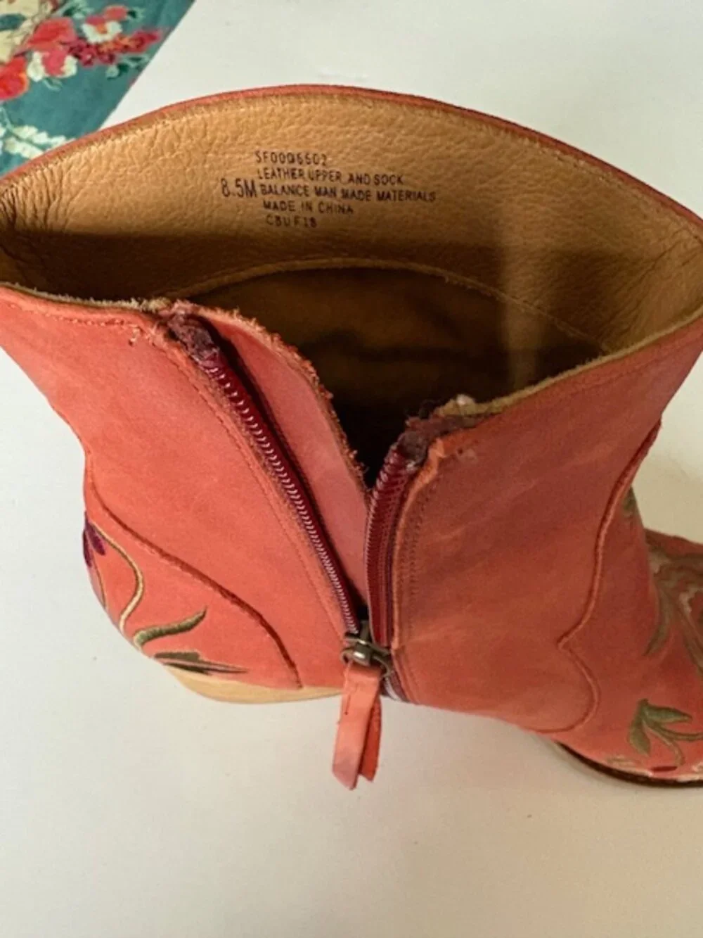 Sofft embroidered leather bootie - Picture 5 of 8